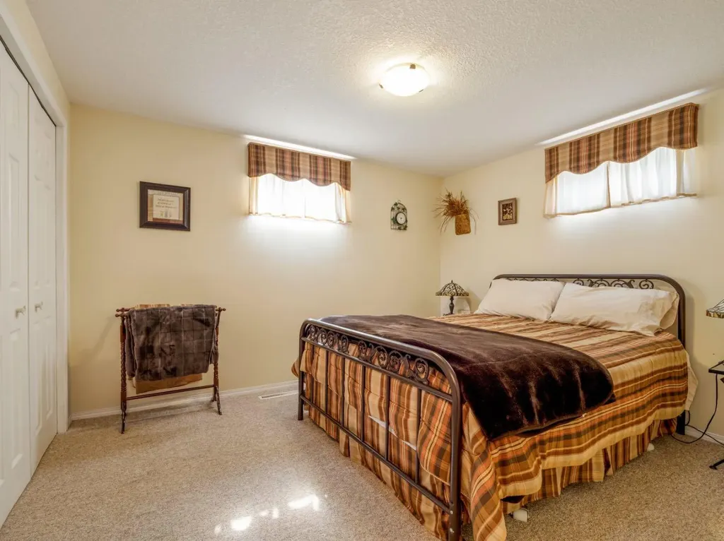 240 3 Avenue E Cardston AB T0K 0K0