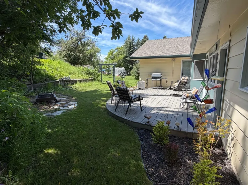 240 3 Avenue E Cardston AB T0K 0K0