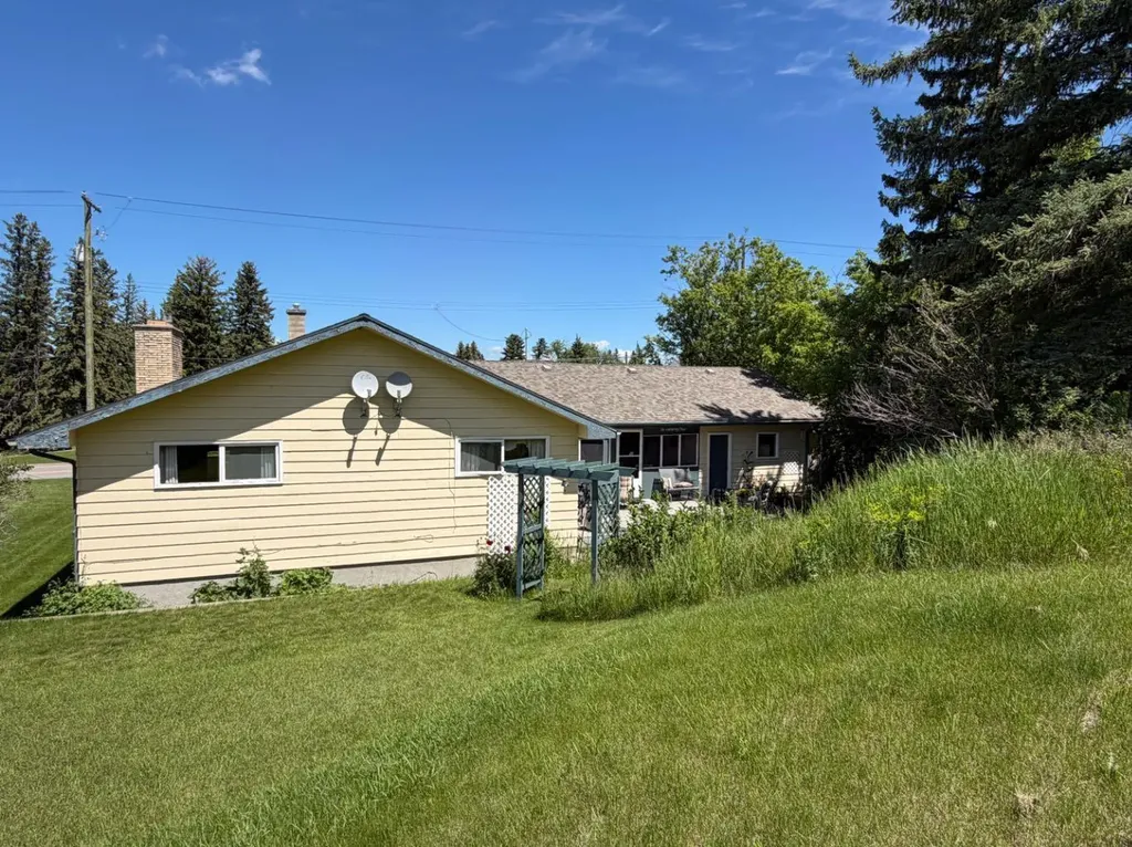 240 3 Avenue E Cardston AB T0K 0K0