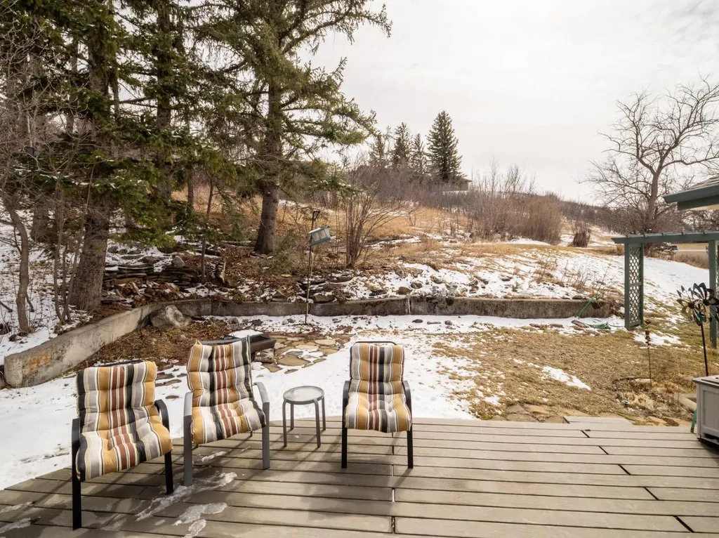 240 3 Avenue E Cardston AB T0K 0K0