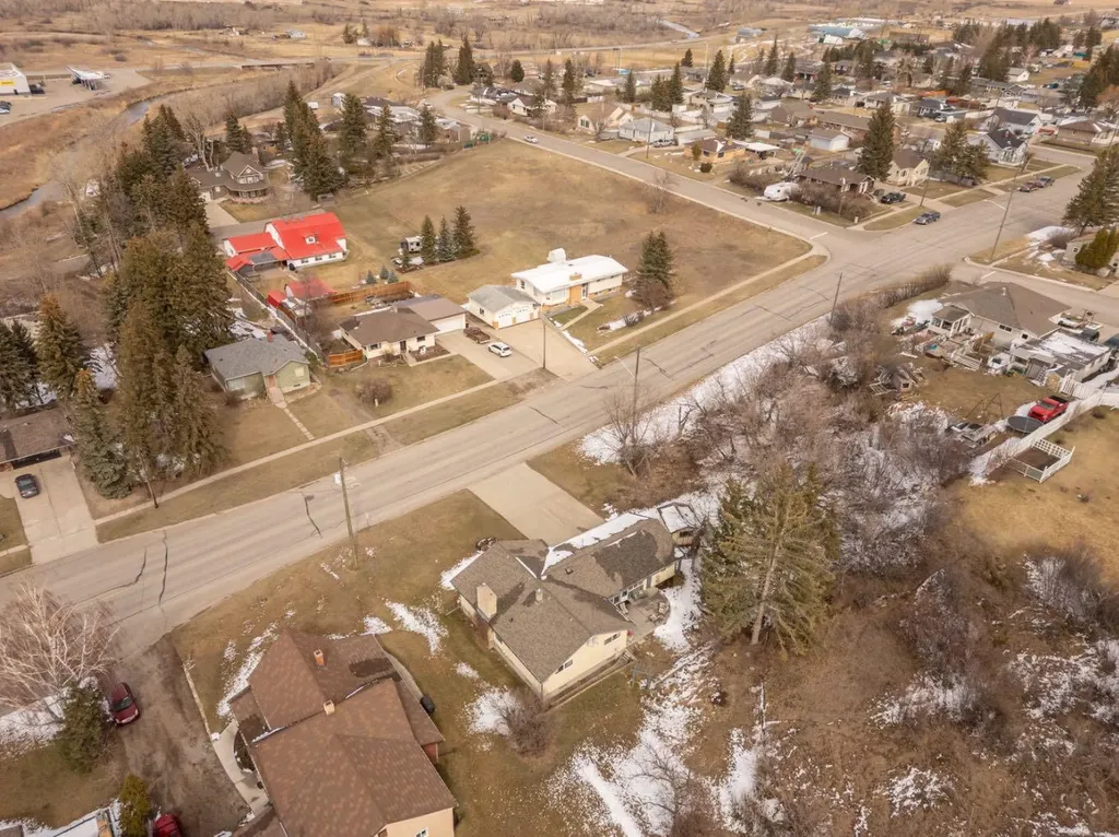 240 3 Avenue E Cardston AB T0K 0K0