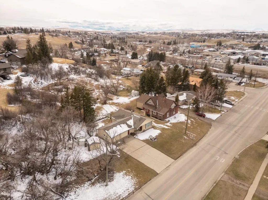 240 3 Avenue E Cardston AB T0K 0K0
