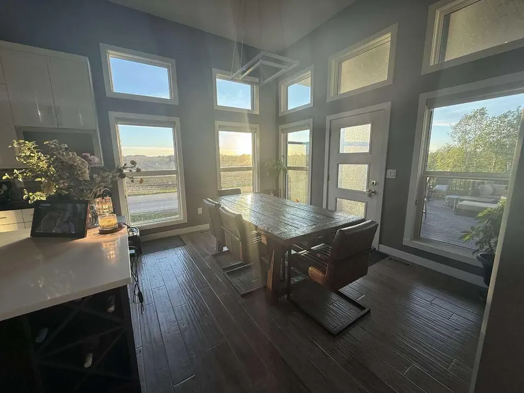 10522 101 Avenue Sexsmith AB T0H 3C0