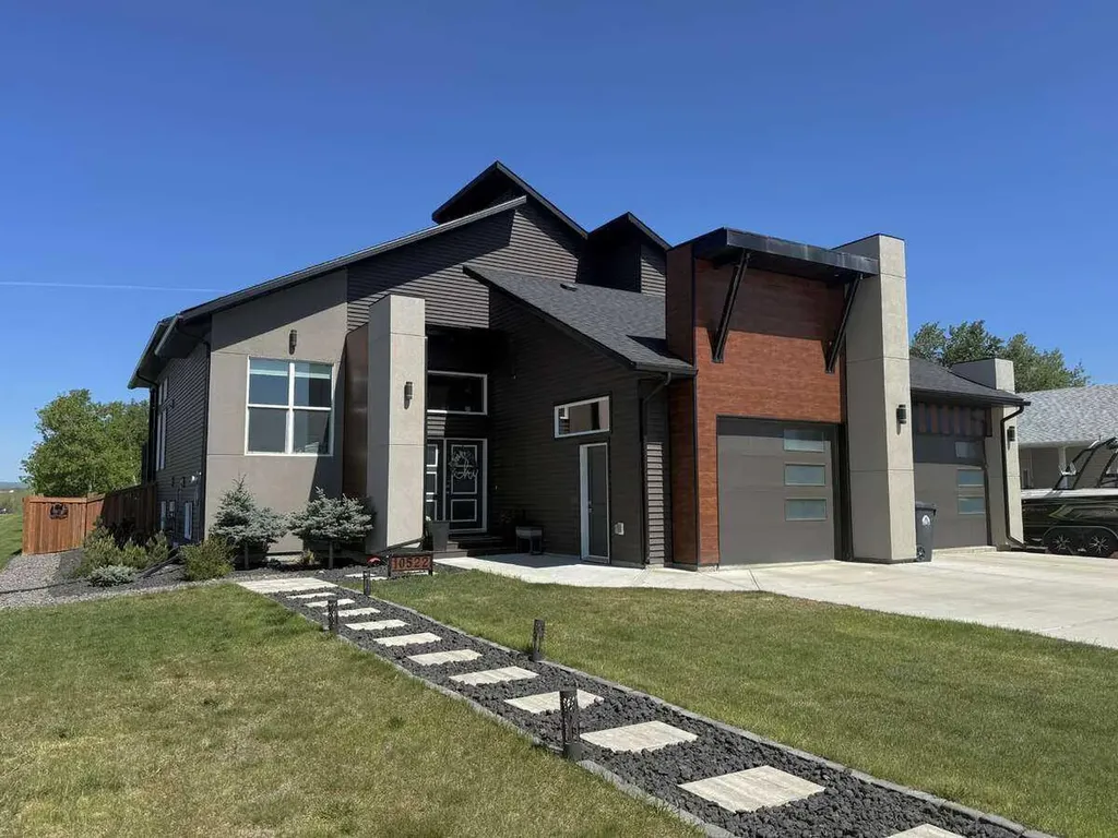10522 101 Avenue Sexsmith AB T0H 3C0