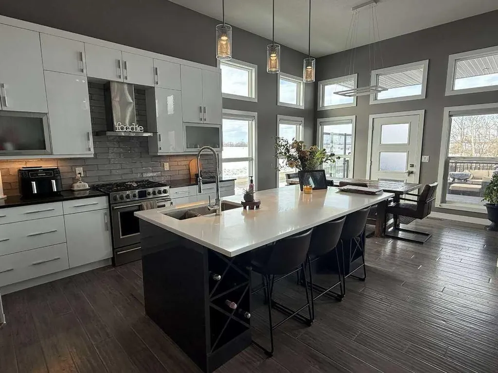 10522 101 Avenue Sexsmith AB T0H 3C0