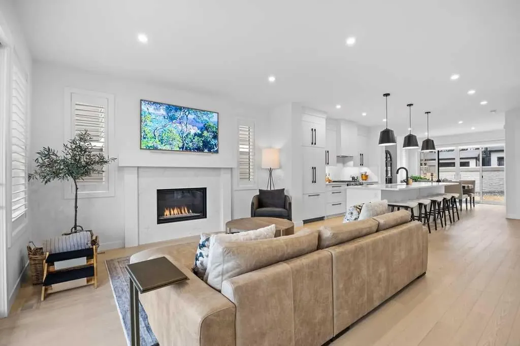 80 Timberline Way SW Calgary AB T3H 6C8