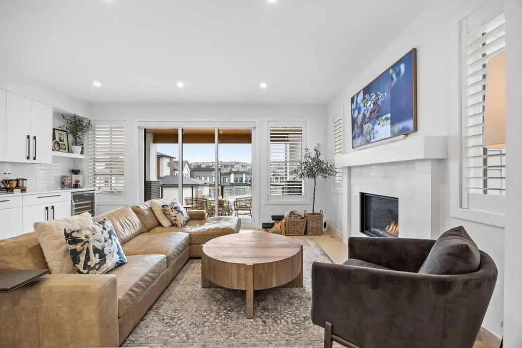 80 Timberline Way SW Calgary AB T3H 6C8