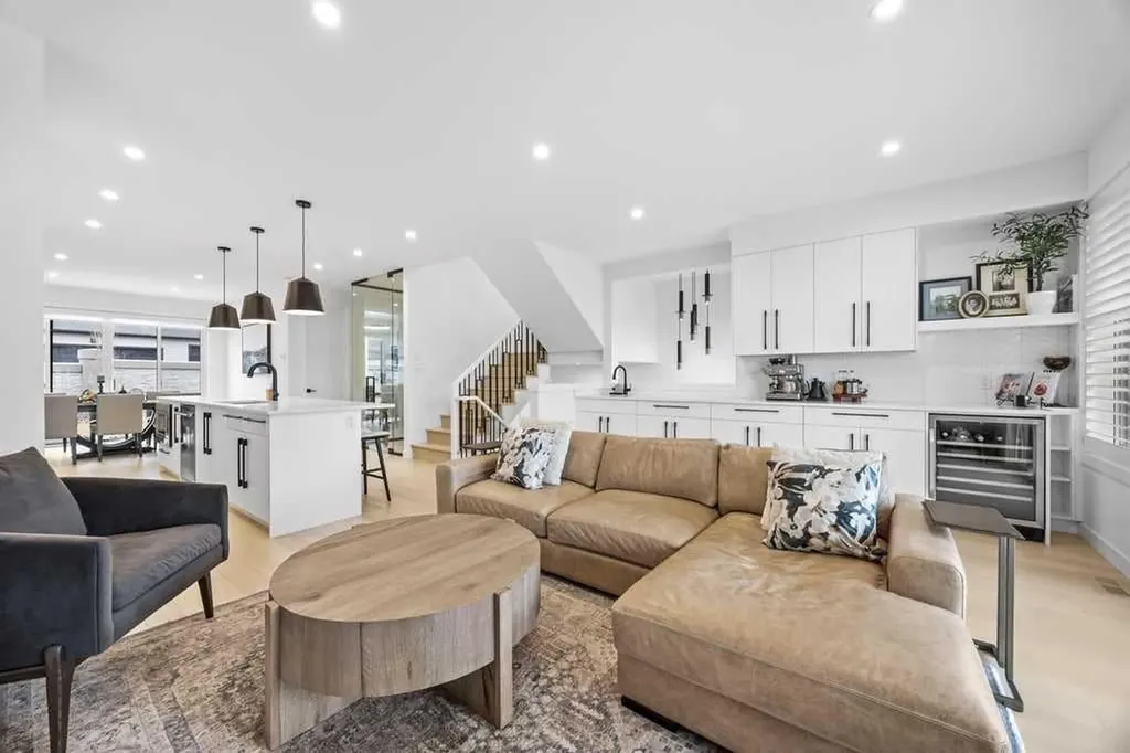 80 Timberline Way SW Calgary AB T3H 6C8