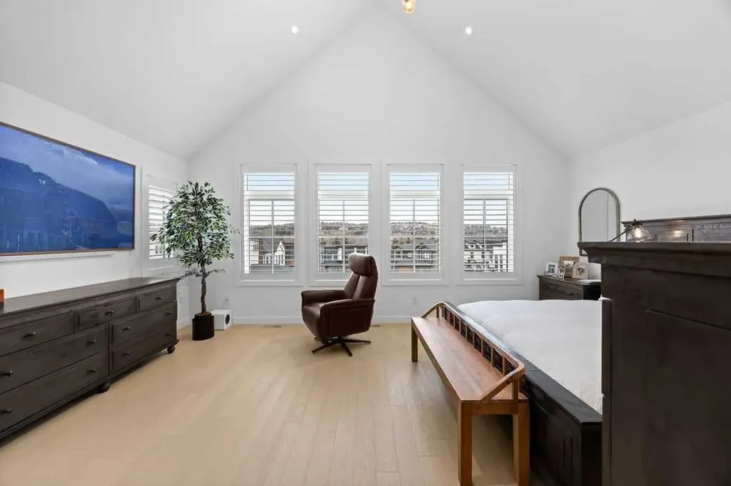 80 Timberline Way SW Calgary AB T3H 6C8