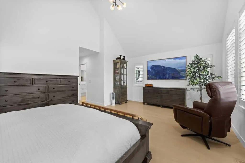 80 Timberline Way SW Calgary AB T3H 6C8