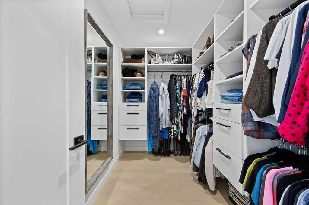 80 Timberline Way SW Calgary AB T3H 6C8