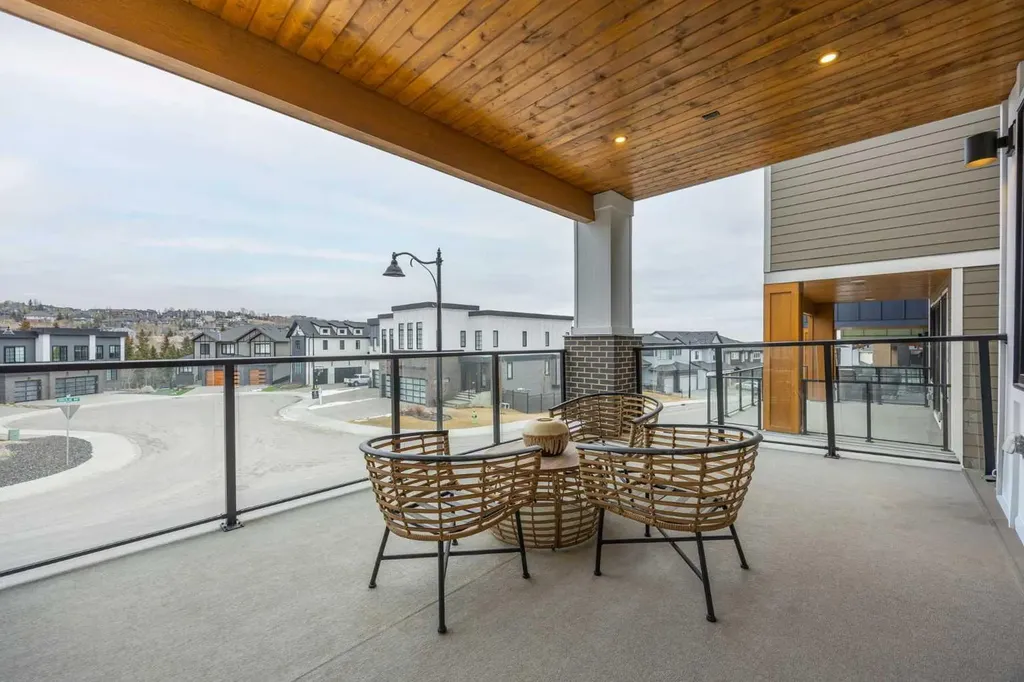 80 Timberline Way SW Calgary AB T3H 6C8