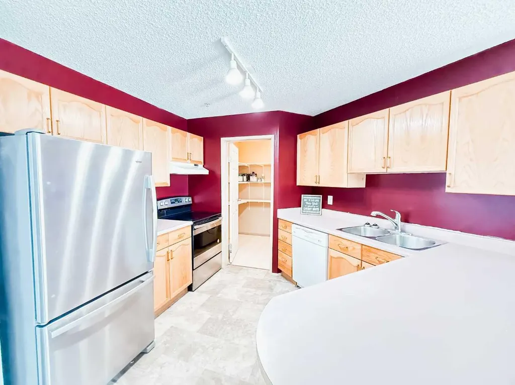 9700 92 Avenue Grande Prairie AB T8V 6Z7