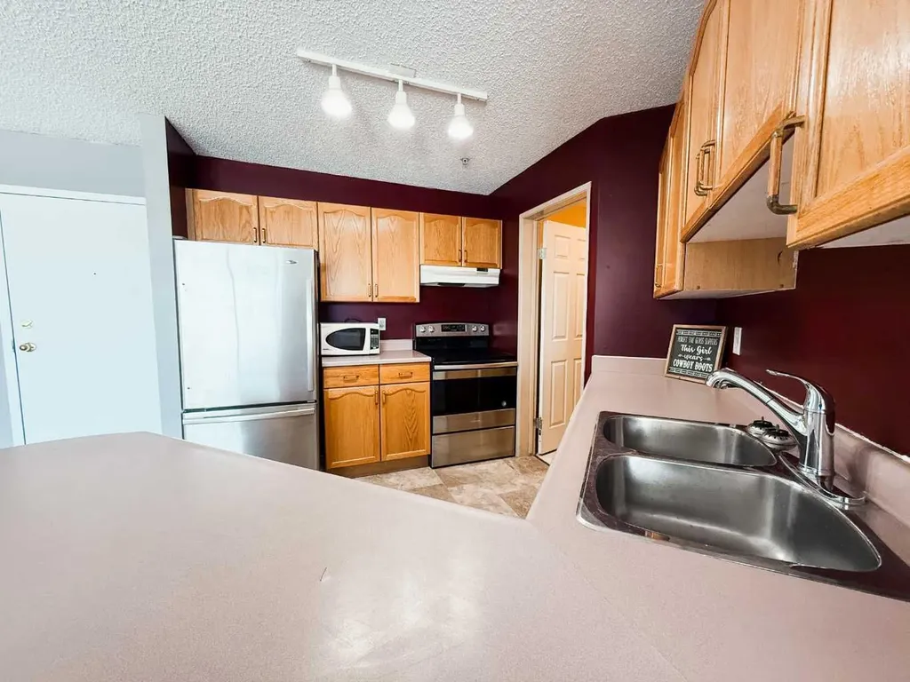 9700 92 Avenue Grande Prairie AB T8V 6Z7