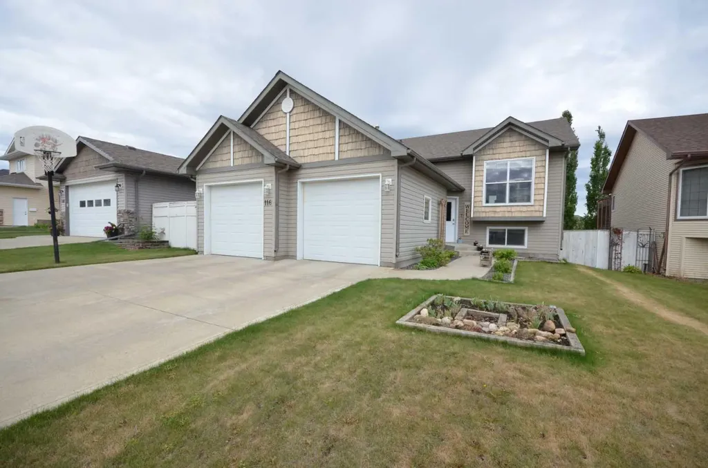 116 Old Boomer Road Sylvan Lake AB T4S 2J1