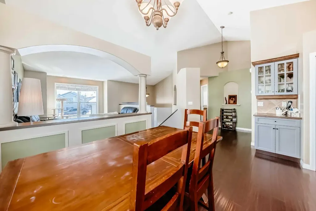 116 Old Boomer Road Sylvan Lake AB T4S 2J1