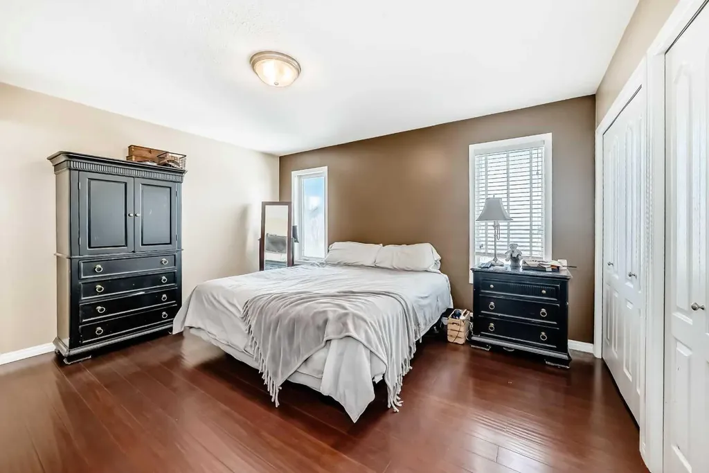 116 Old Boomer Road Sylvan Lake AB T4S 2J1