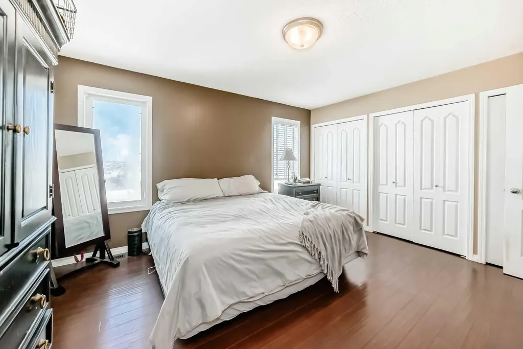 116 Old Boomer Road Sylvan Lake AB T4S 2J1