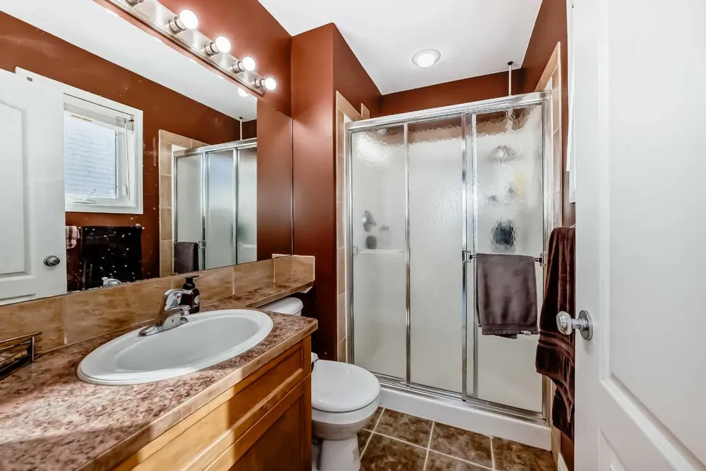 116 Old Boomer Road Sylvan Lake AB T4S 2J1