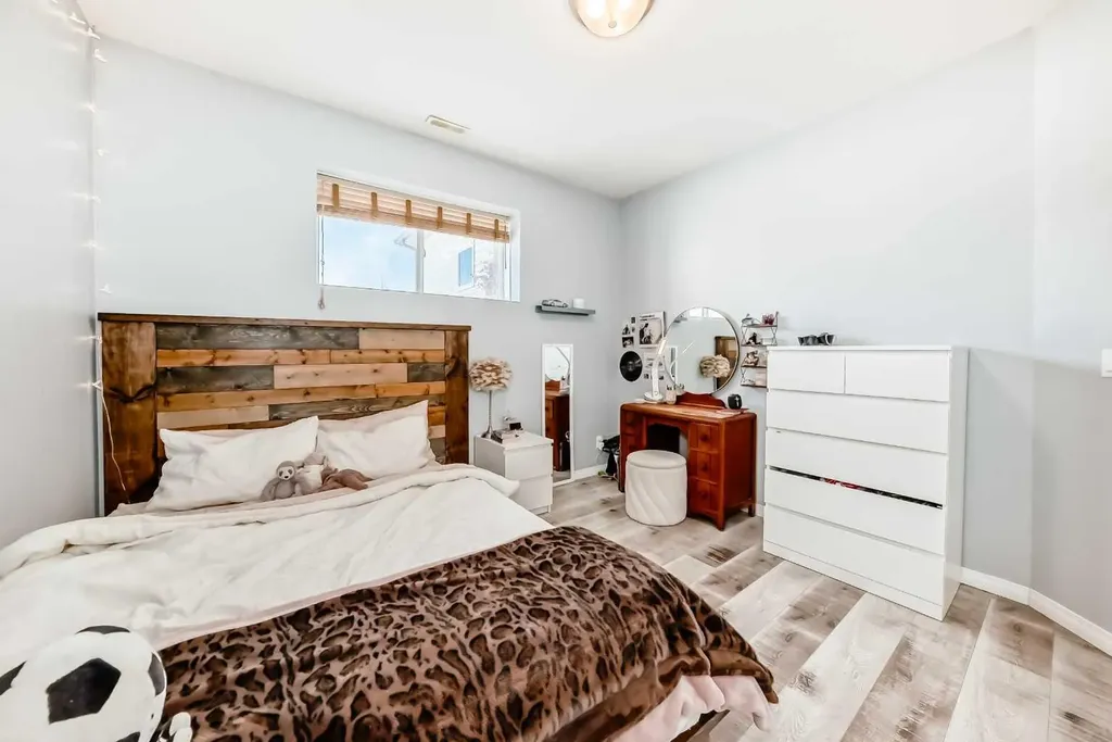 116 Old Boomer Road Sylvan Lake AB T4S 2J1