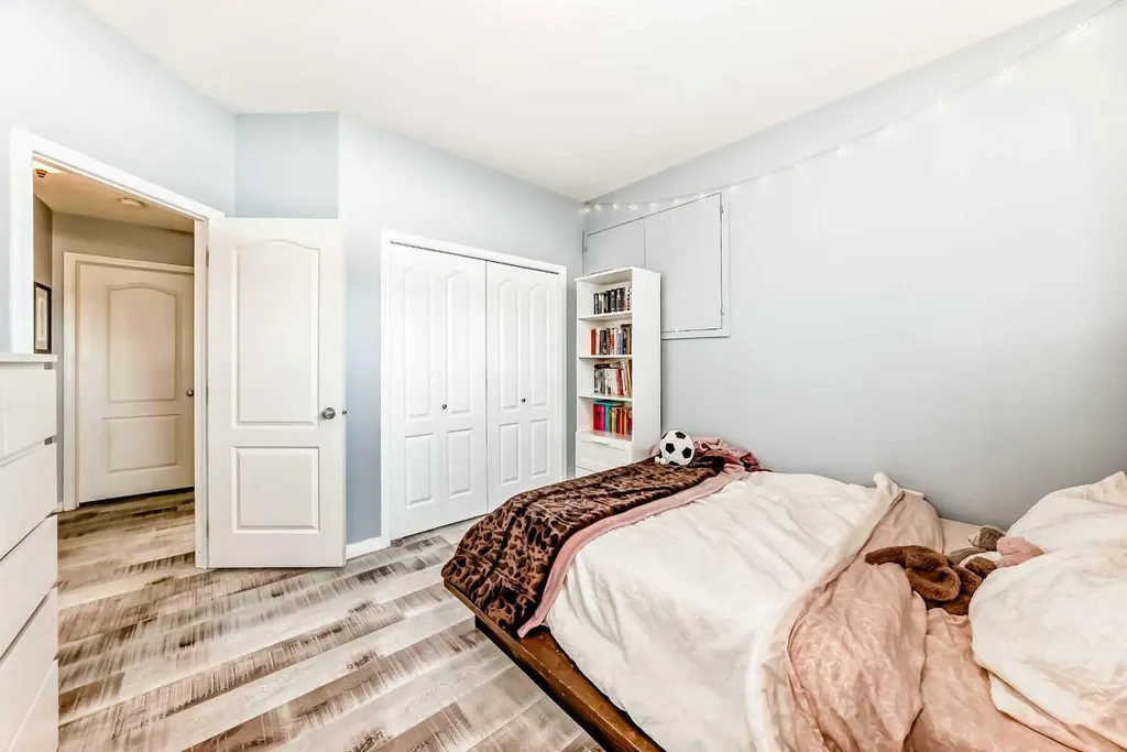 116 Old Boomer Road Sylvan Lake AB T4S 2J1
