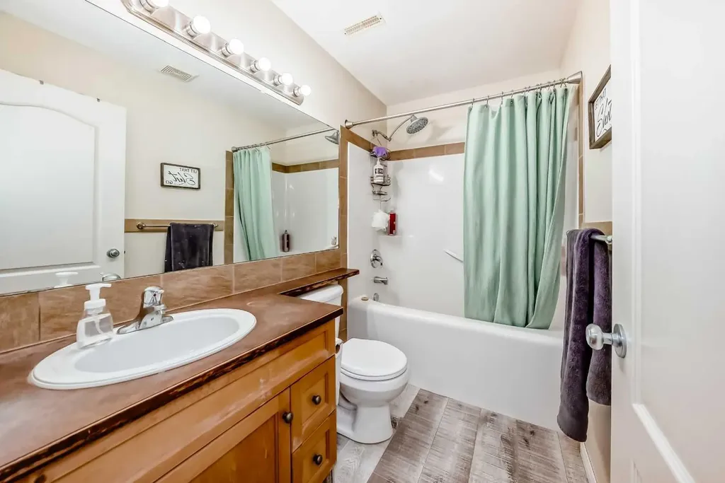 116 Old Boomer Road Sylvan Lake AB T4S 2J1