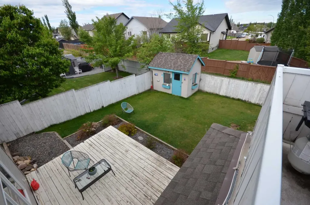 116 Old Boomer Road Sylvan Lake AB T4S 2J1