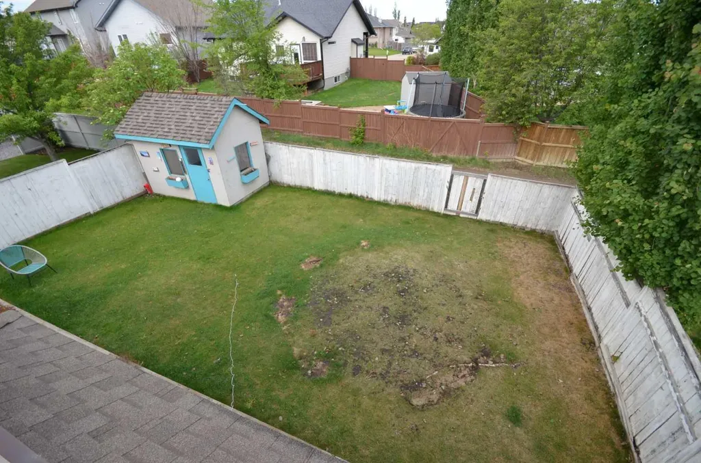 116 Old Boomer Road Sylvan Lake AB T4S 2J1