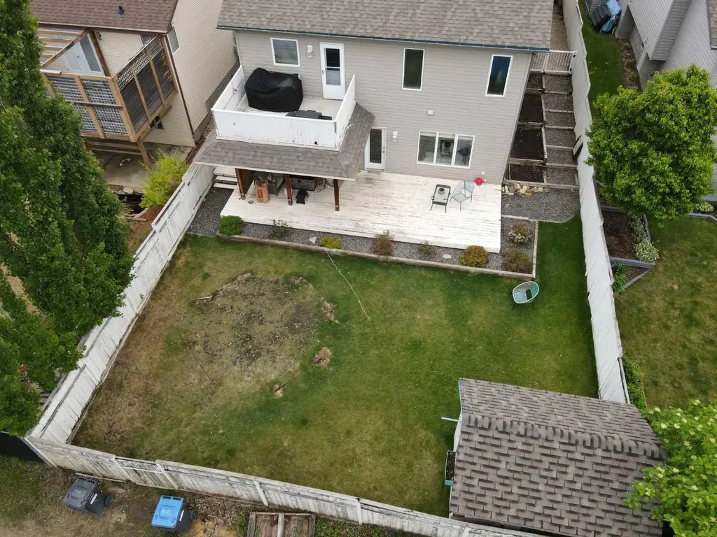 116 Old Boomer Road Sylvan Lake AB T4S 2J1