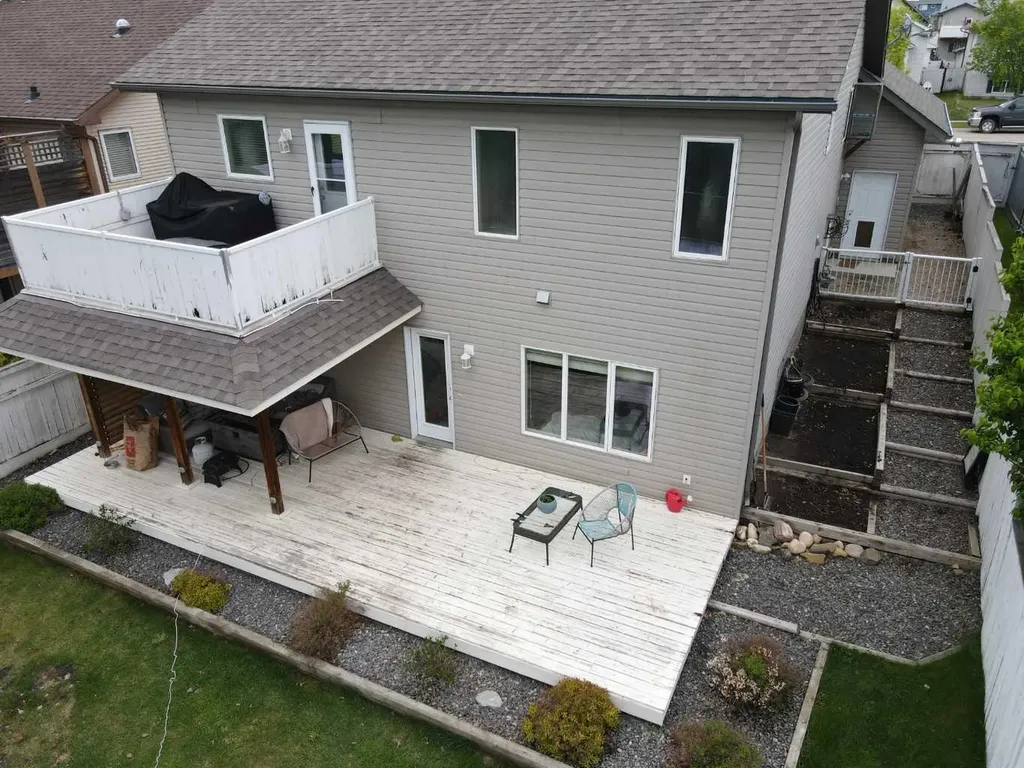 116 Old Boomer Road Sylvan Lake AB T4S 2J1