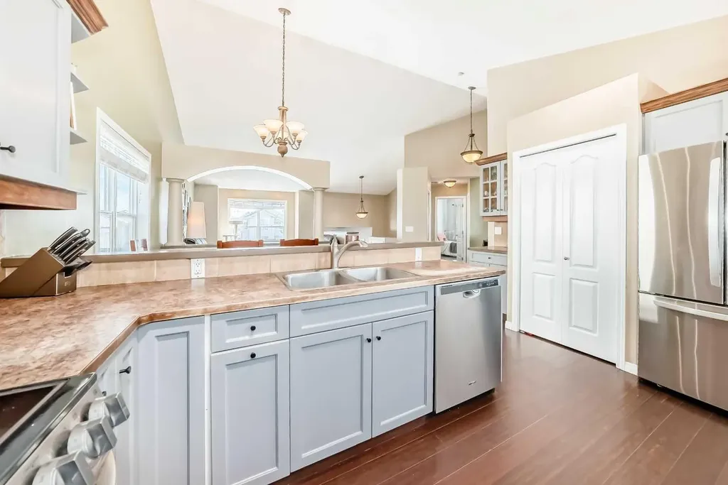 116 Old Boomer Road Sylvan Lake AB T4S 2J1