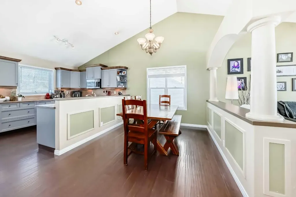 116 Old Boomer Road Sylvan Lake AB T4S 2J1
