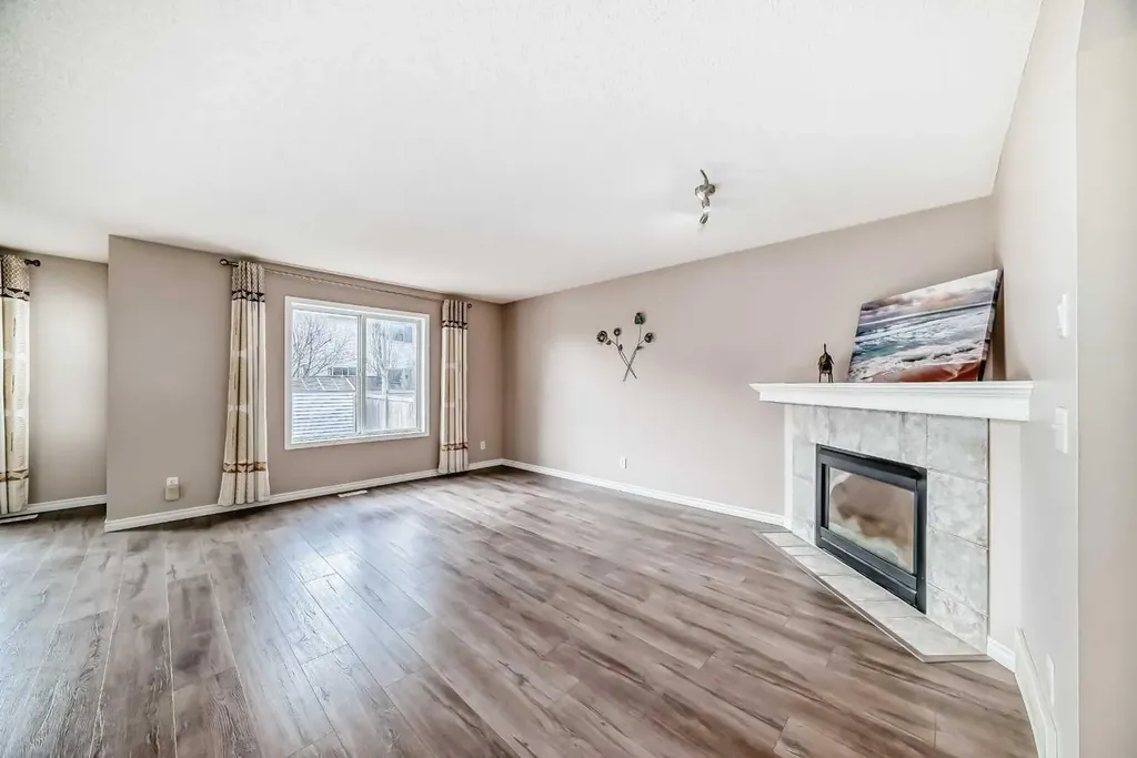 9 Somerside Crescent SW Calgary AB T2Y 4G8