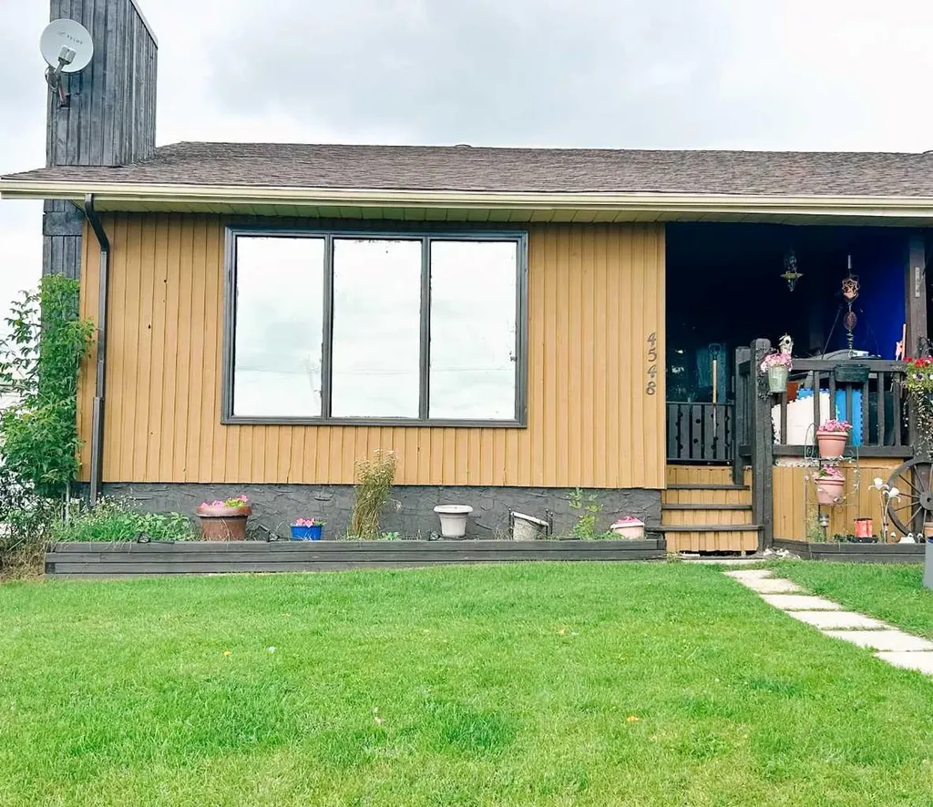 4548 46 Avenue Rocky Mountain House AB T4T1A2