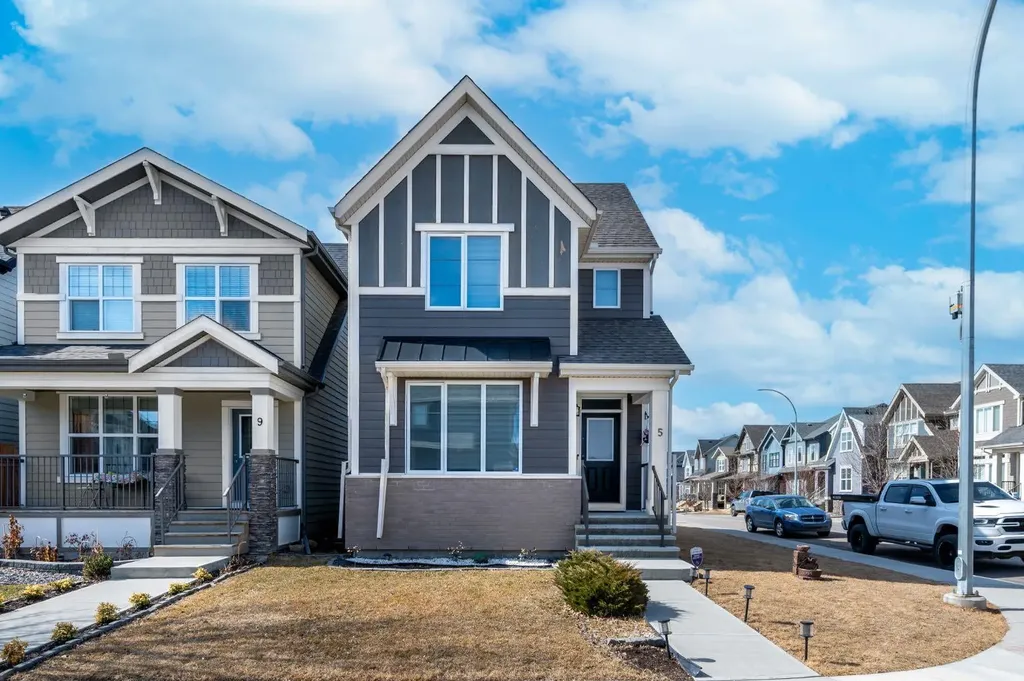 5 Masters Street SE Calgary AB T3M 2R5