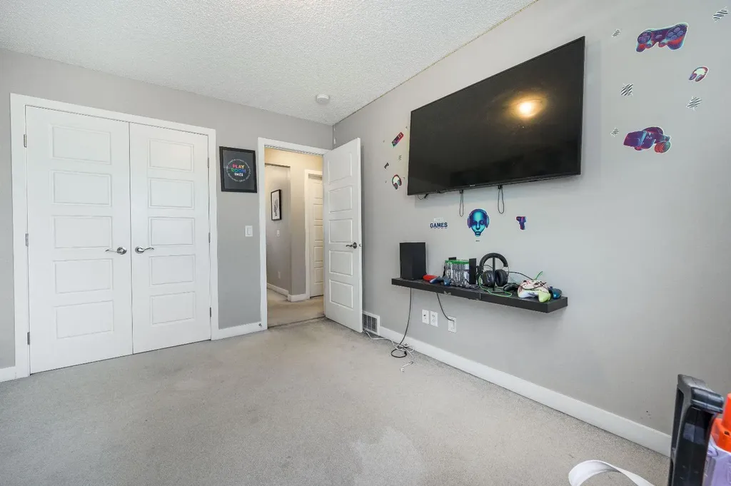 5 Masters Street SE Calgary AB T3M 2R5