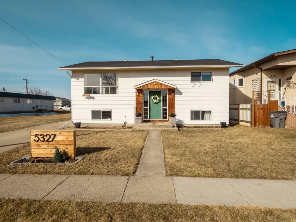 5327 3a Street W Claresholm AB T0L0L0