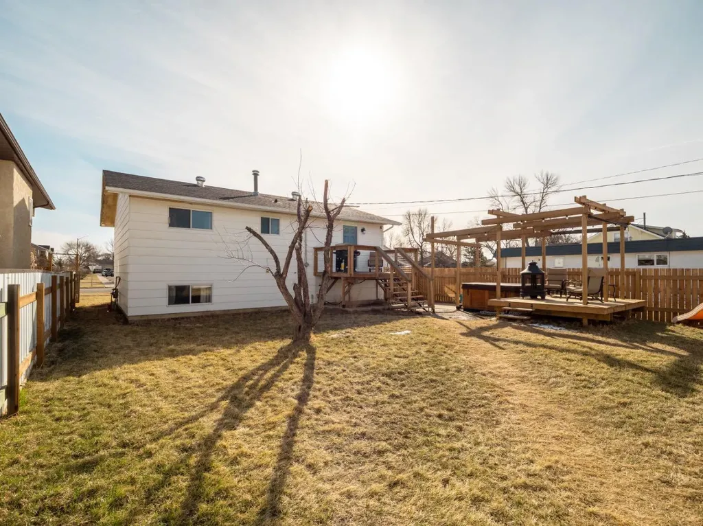 5327 3a Street W Claresholm AB T0L0L0