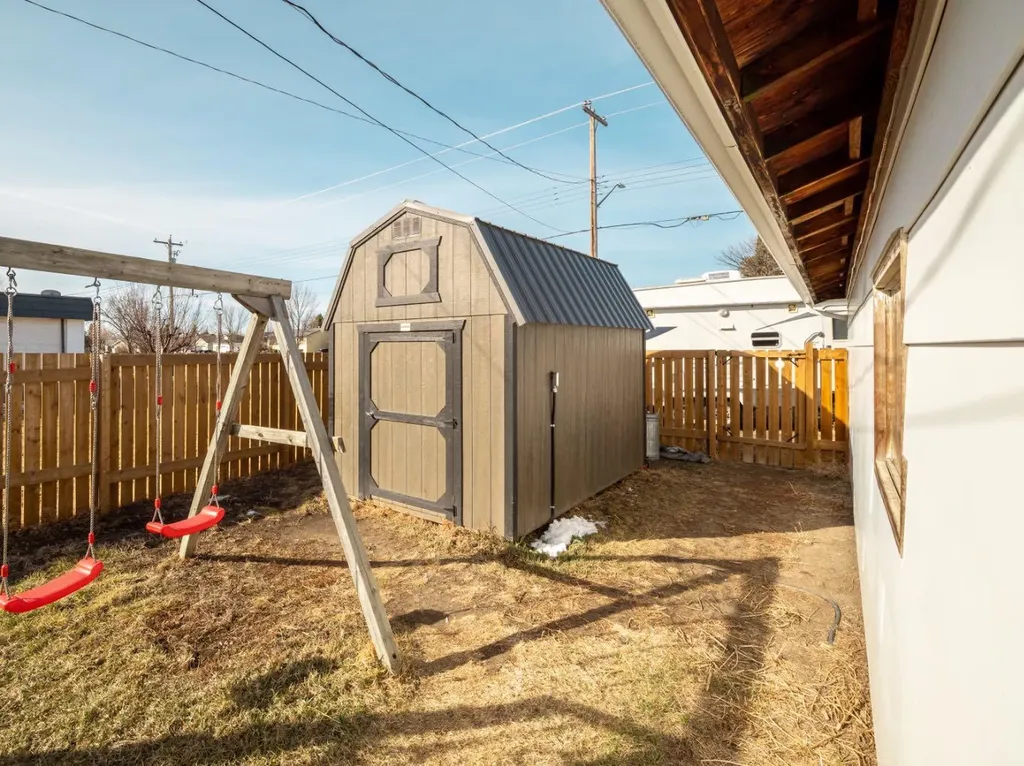 5327 3a Street W Claresholm AB T0L0L0