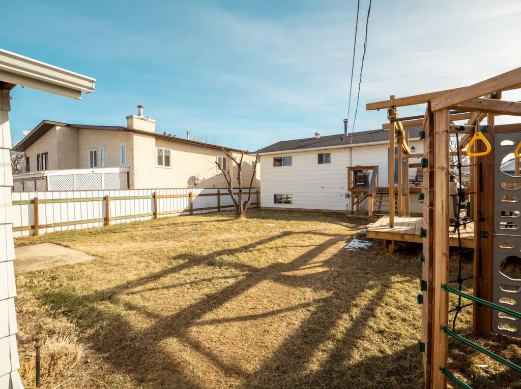 5327 3a Street W Claresholm AB T0L0L0