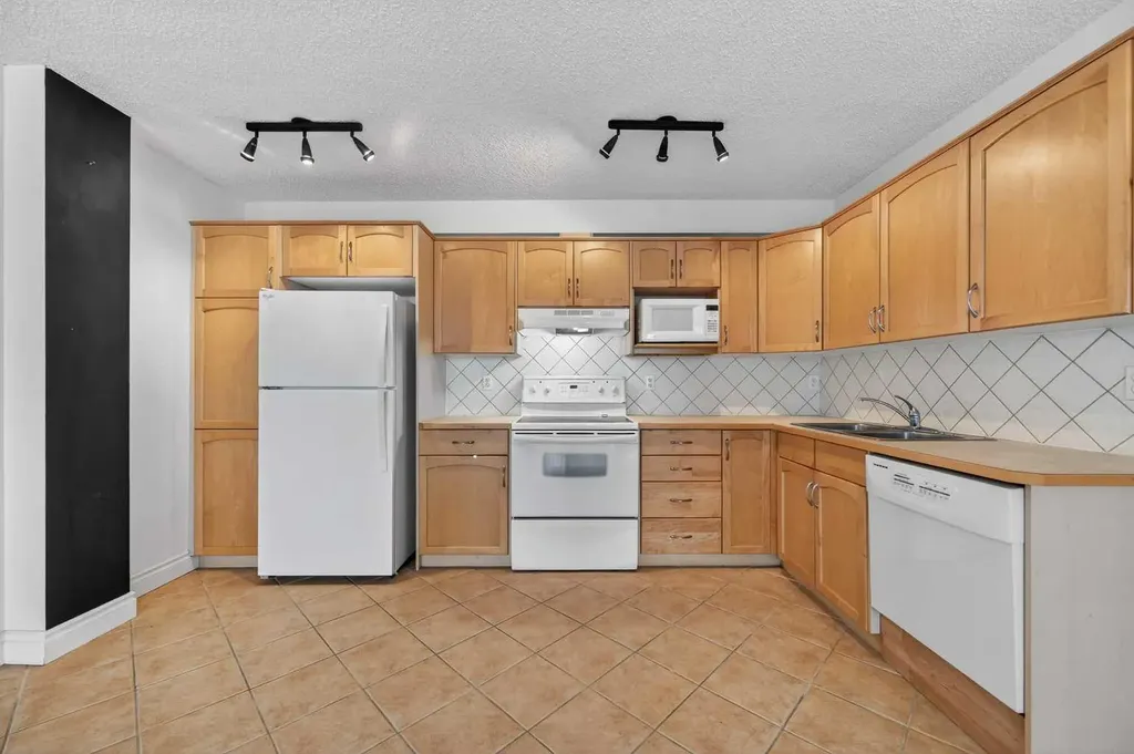 1815 26 Avenue SW Calgary AB T2T 1E2