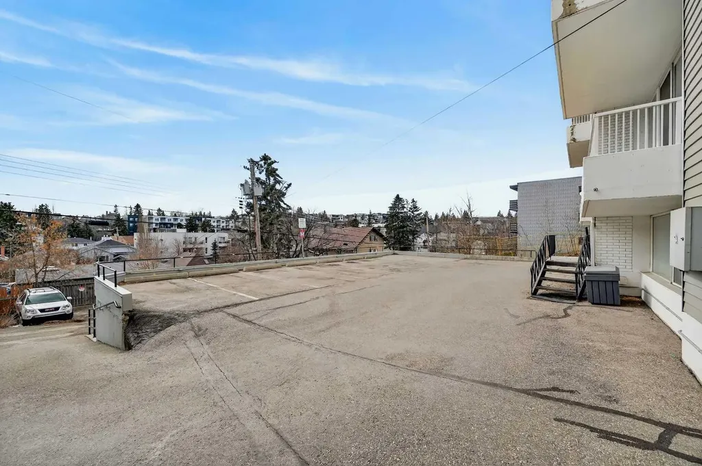 1815 26 Avenue SW Calgary AB T2T 1E2