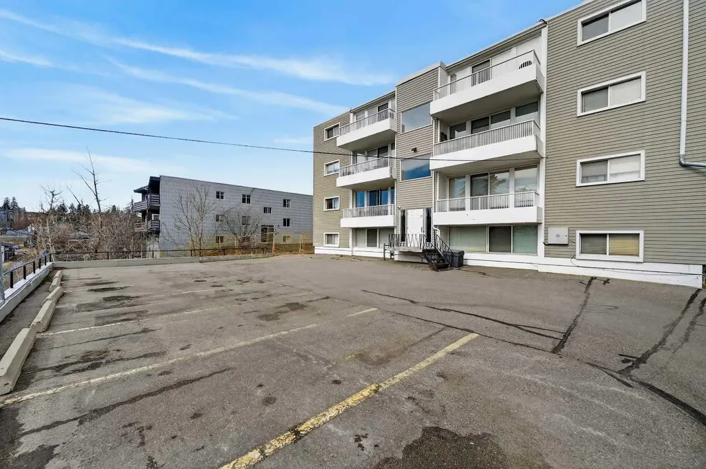 1815 26 Avenue SW Calgary AB T2T 1E2