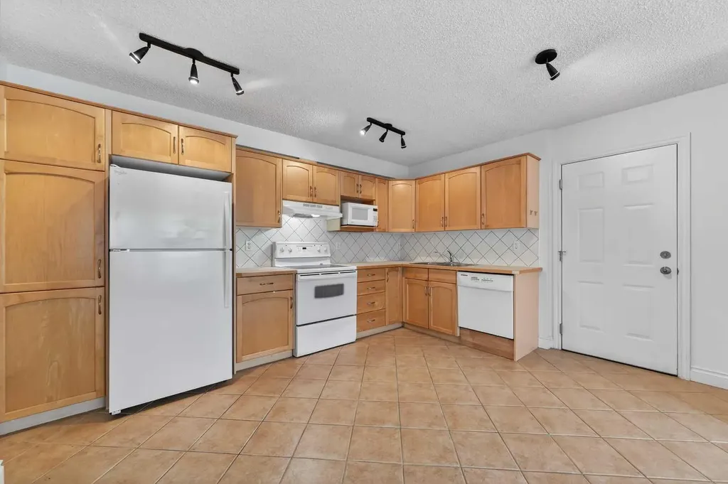 1815 26 Avenue SW Calgary AB T2T 1E2