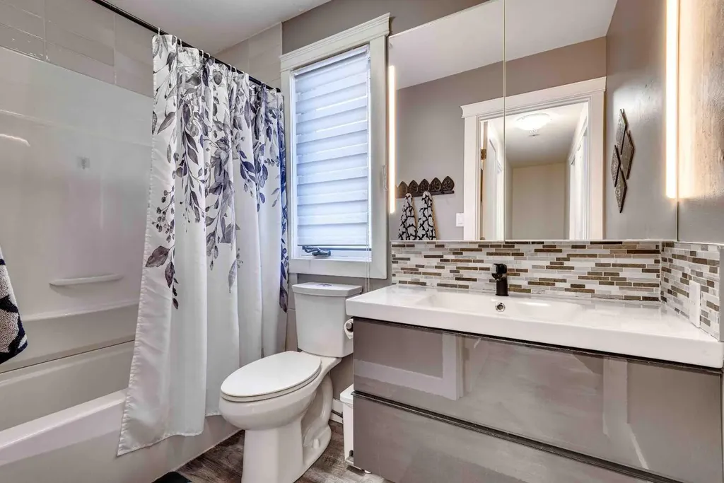 211 4 Avenue SE Three Hills AB T0M2A0