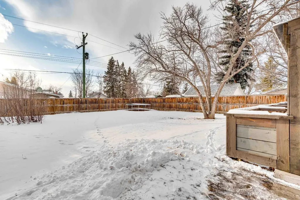 211 4 Avenue SE Three Hills AB T0M2A0