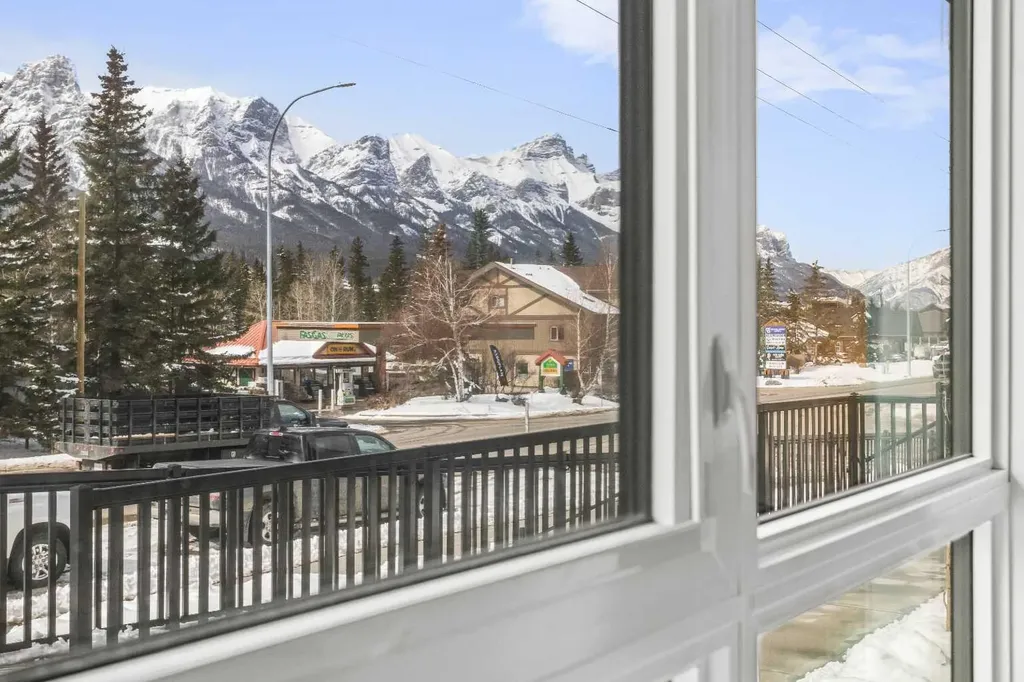 109 Kananaskis Way Canmore AB T1W 2X2