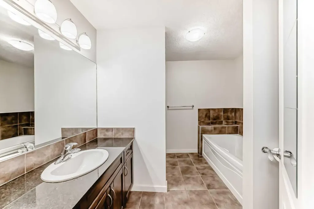 141 Mountain Street Cochrane AB T4C 1Z5