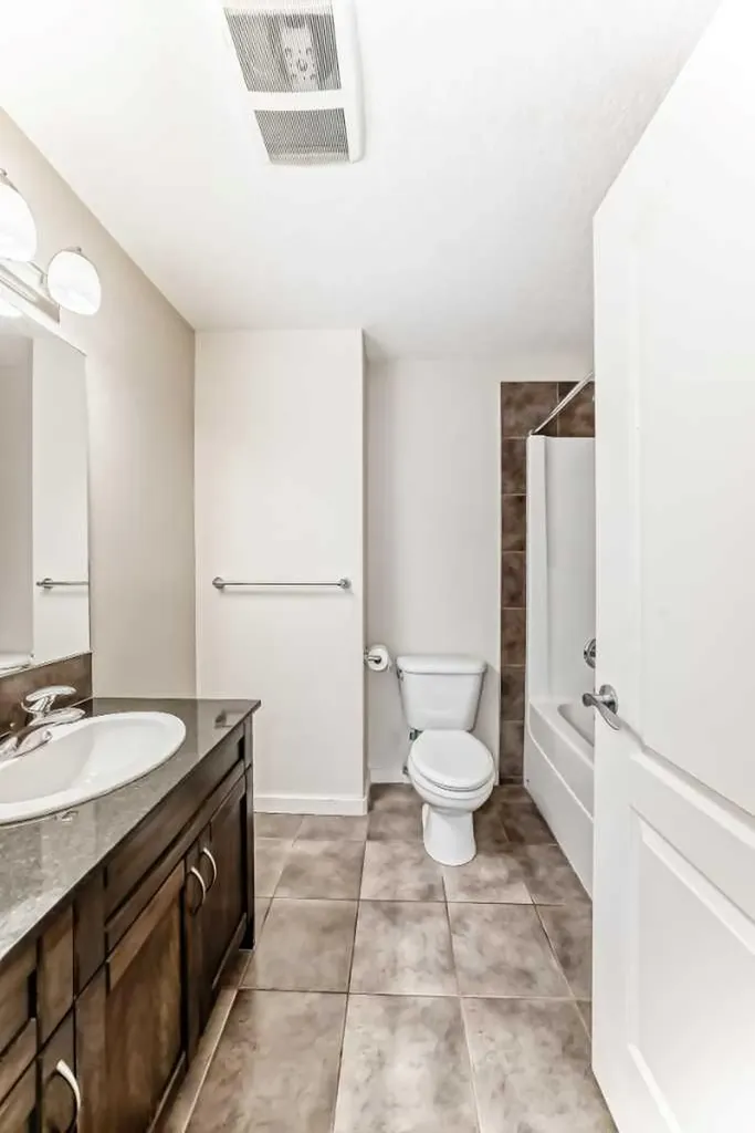 141 Mountain Street Cochrane AB T4C 1Z5