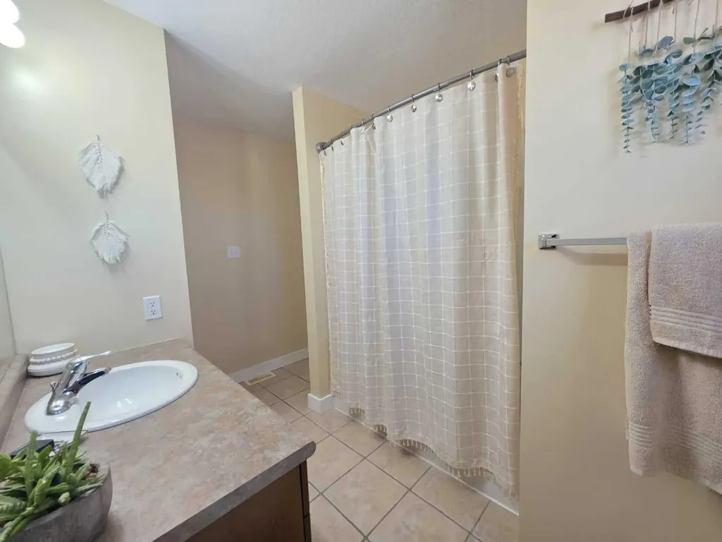 2602 11 Avenue Wainwright AB T9W 1W2